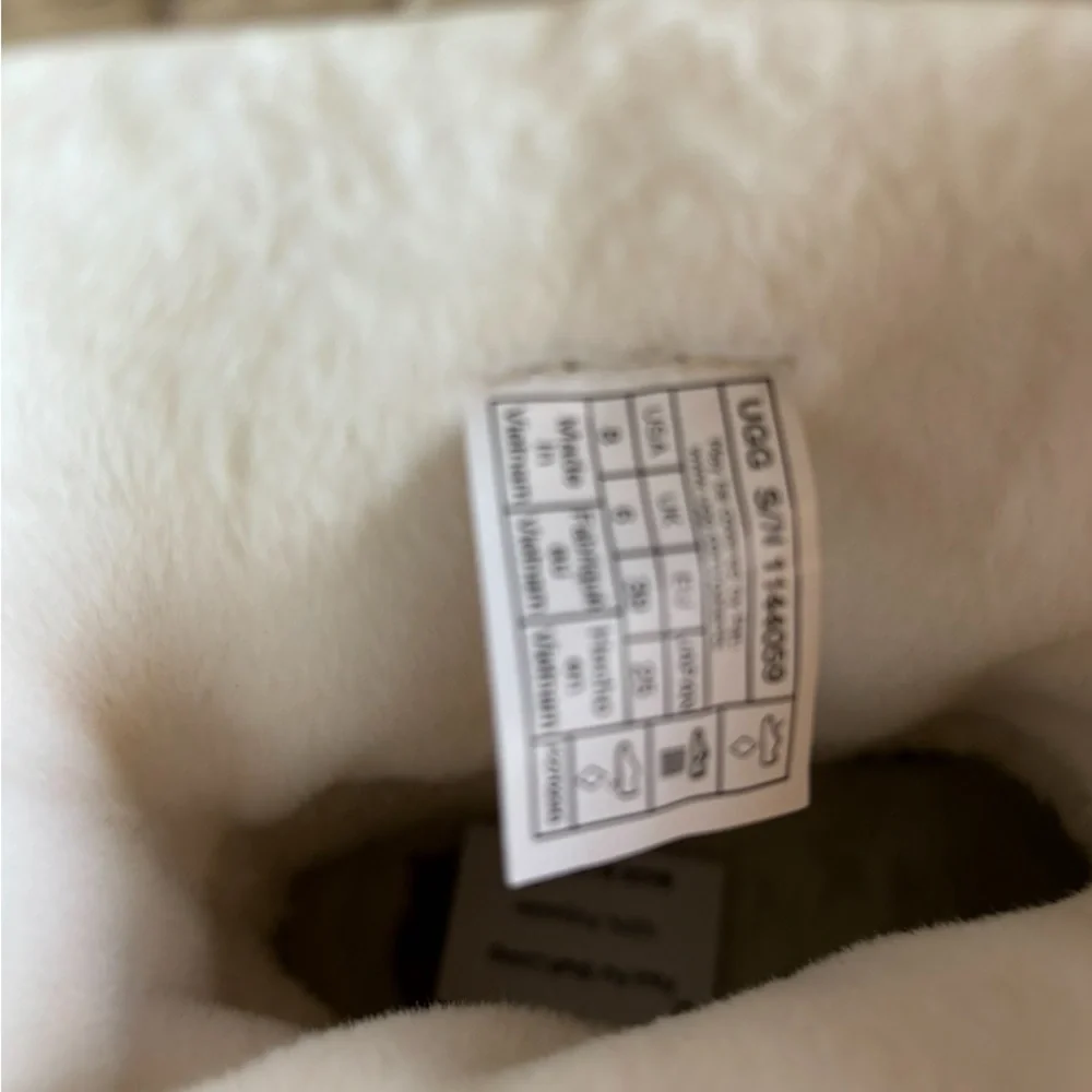 UGG Women's Classic Brellah Mini Boot - Picture 4 of 4